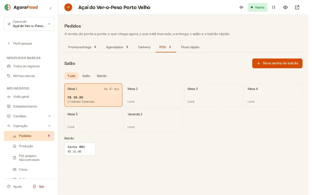PDV do AgoraFood no computador: o salão com as mesas livres e ocupadas, o valor da mesa aberta e a senha de balcão.